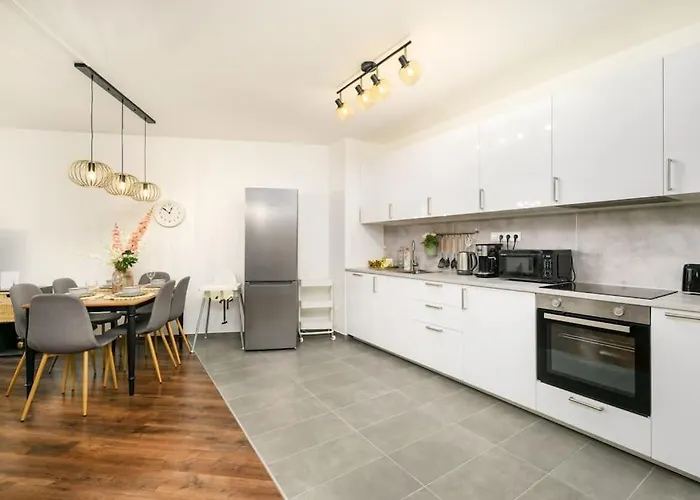Erkel Luxury Home